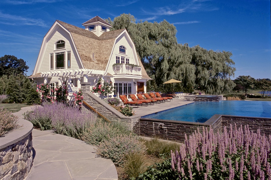Photo: house/residence of the attractive 5 million earning Castaic, California-resident
